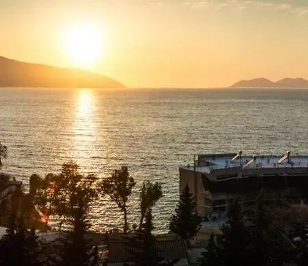 Sea View & Sunsets *